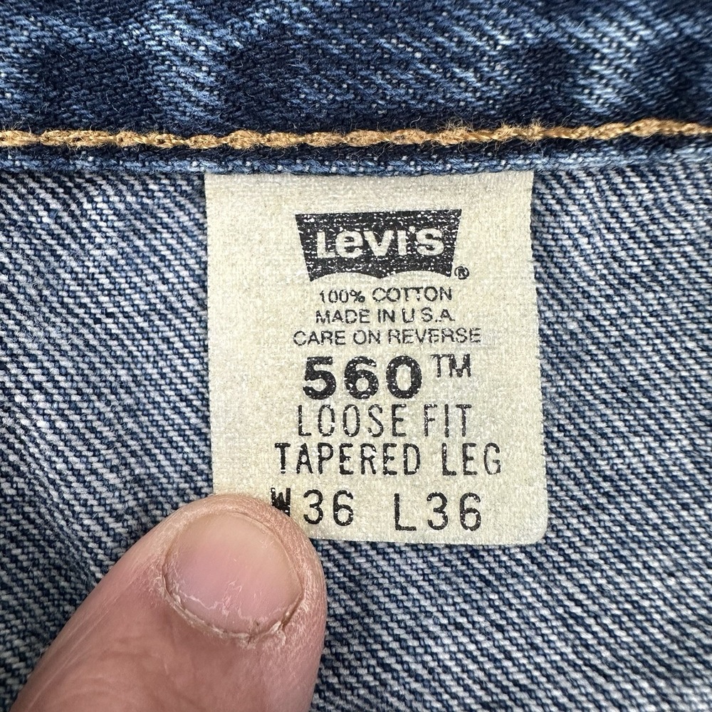 VTG Y2K Levi's 560 Loose Jeans Actual 35x36 Tapered Rare Size Blue Made In USA - Picture 9 of 12